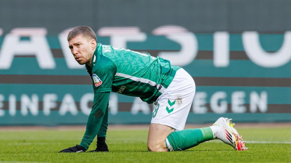 Werder Bremen winger Mitchell Weiser